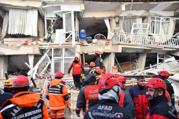 Elazığ’da 6,8 büyüklüğünde deprem: 39 kişi hayatını kaybetti